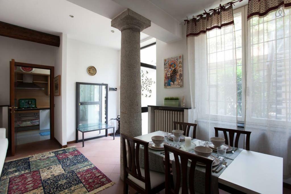 Charming Navigli Apartment Milan Exterior photo
