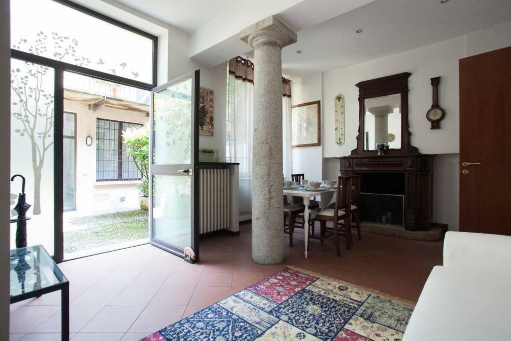 Charming Navigli Apartment Milan Exterior photo